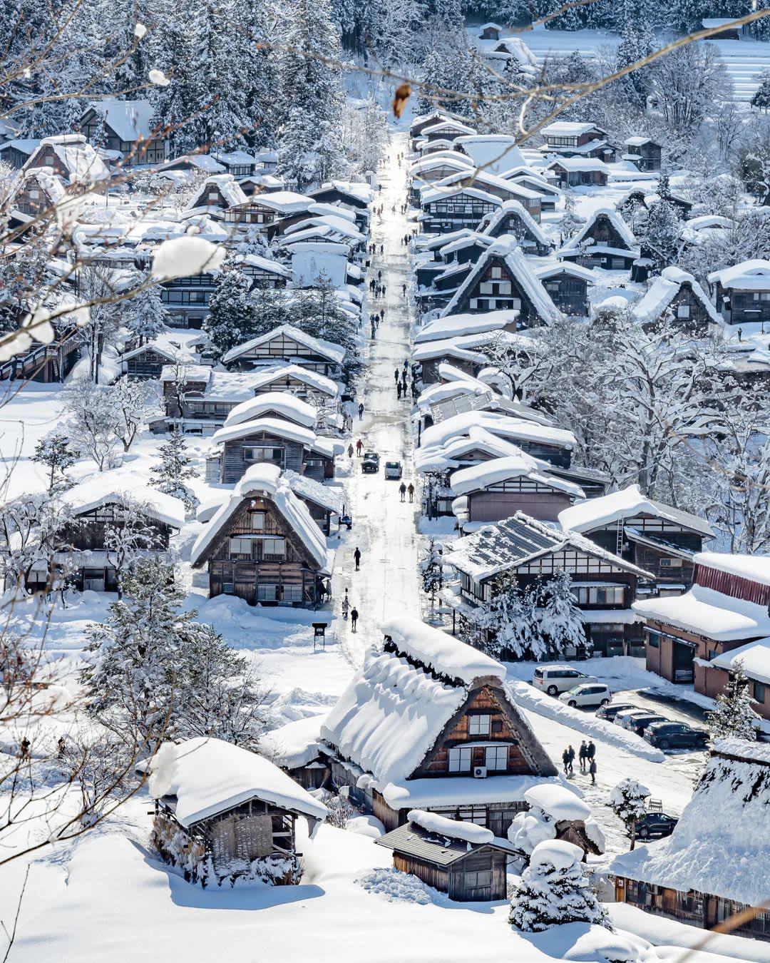 白川郷｜合掌造りの家々が残る日本の美しい原風景